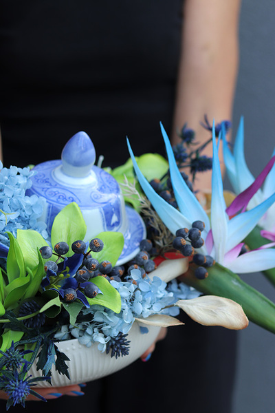 Amfora Italia, kompozycja kwiatowa z ceramiką, wym.22x70x30cm