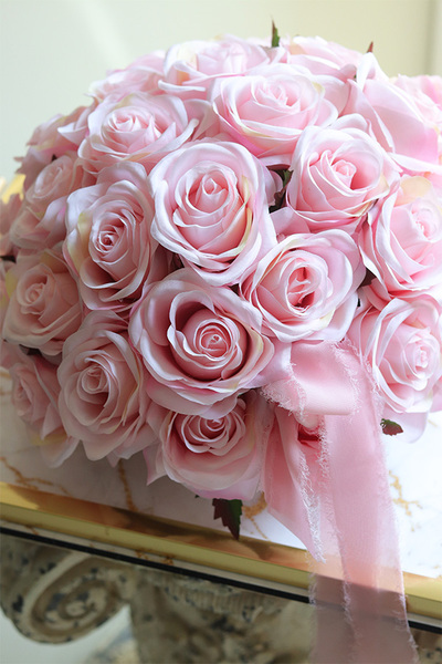 Pink Roses, kompozycja kwiatowa w misie