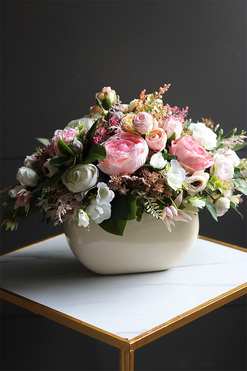 Belladia Beige, kompozycja kwiatowa w naczyniu, wym.32x46cm