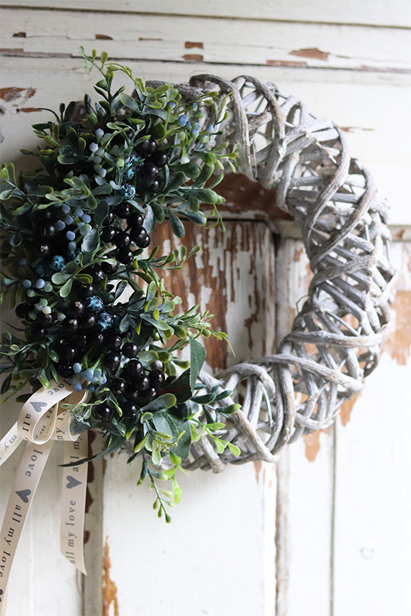 Na Jagody, asymetryczny wianek z owocami, śr.30cm   