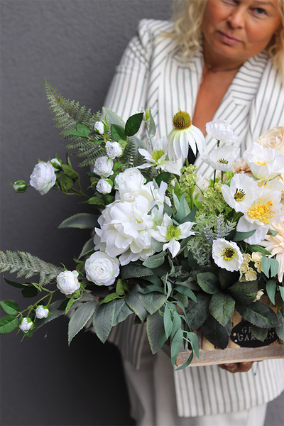 Yreta, dekoracja nagrobna w skrzynce