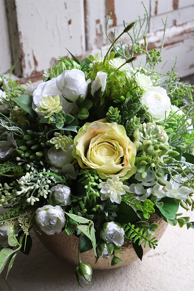 Goldita Big, kompozycja kwiatowa w naczyniu klienta, wym.36x46cm