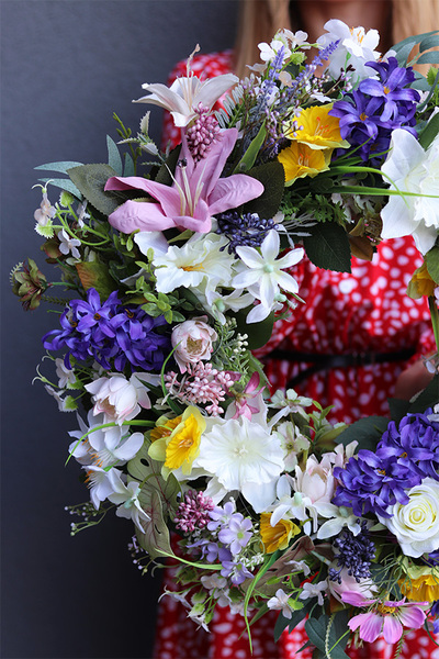 Wiosenna Rabata, kwiatowy wianek na drzwi