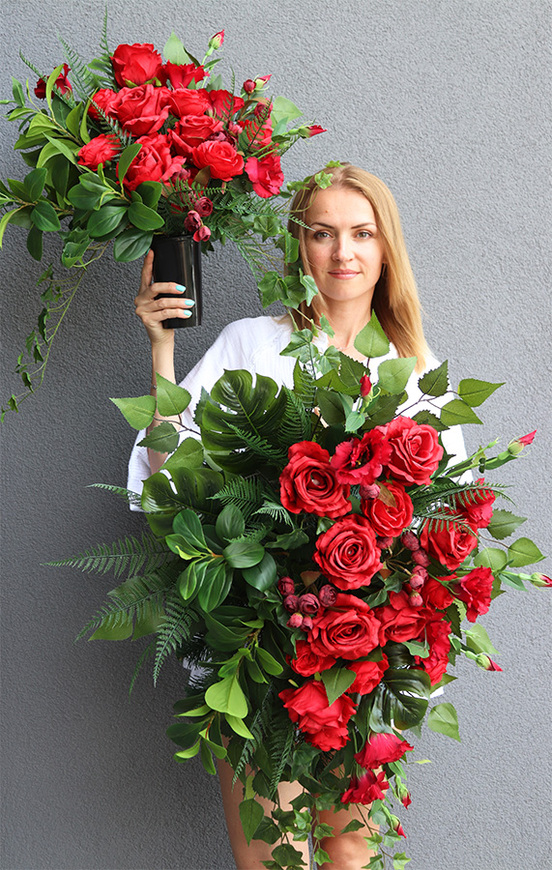 Czerwień Georeni, bukiet nagrobny we wkładzie