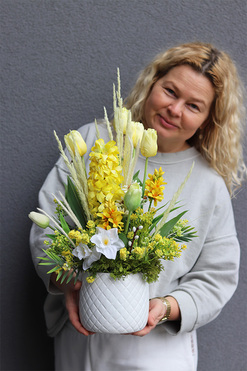 Żółta Medina, kompozycja wielkanocna w naczyniu, wym.45x25cm