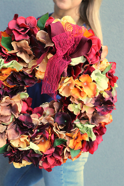 Jesienna Hortensja 3, wianek z koronkową kokardką