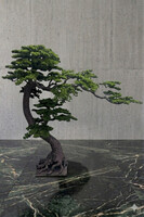 Bonsai, sztuczna roślina na podstawie