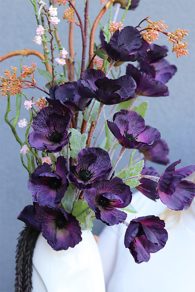 Violet Moderno Head, kompozycja kwiatowa w wazonie