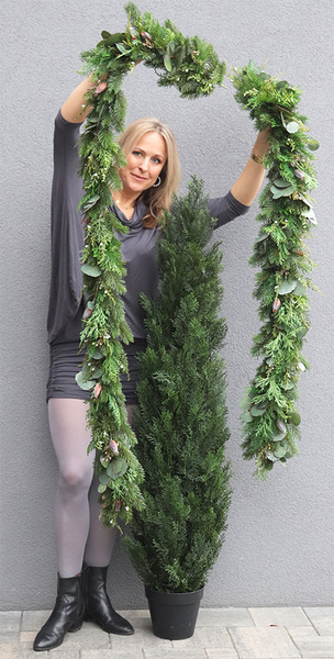 Tuja, drzewko sztuczna roślina w doniczce