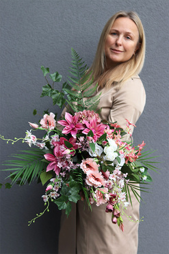 Nerietta, bukiet nagrobny we wkładzie, dł.70cm 