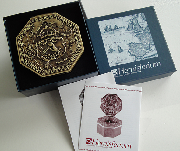 Cardan, ekskluzywny kompas magnetyczny z mosiądzu