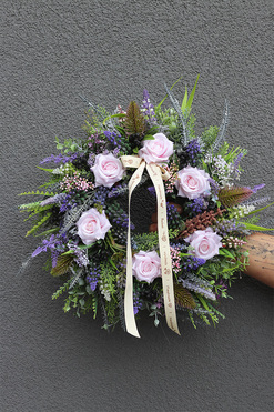 Lawendowe Wzgórza 2, delikatny wiosenny wianek, śr.32cm