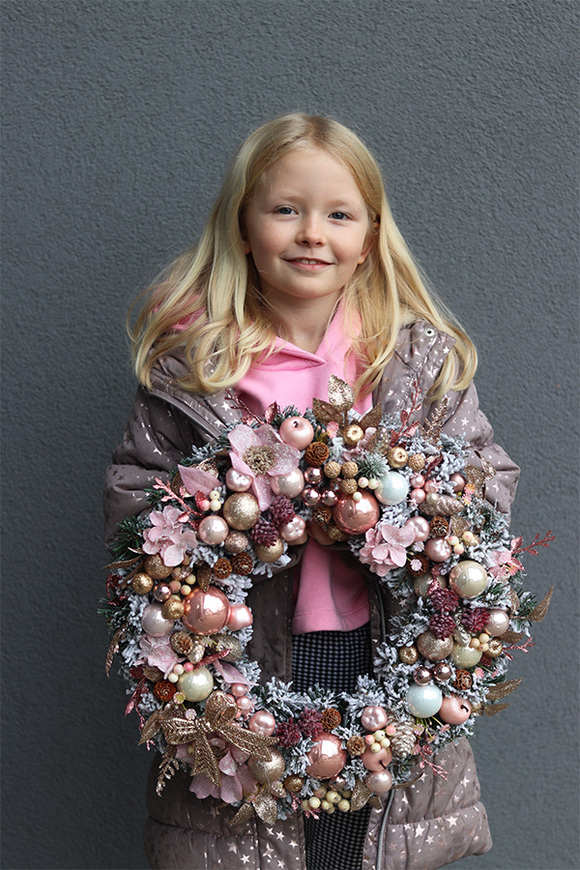 Pastelove Love, świąteczny wianek na drzwi