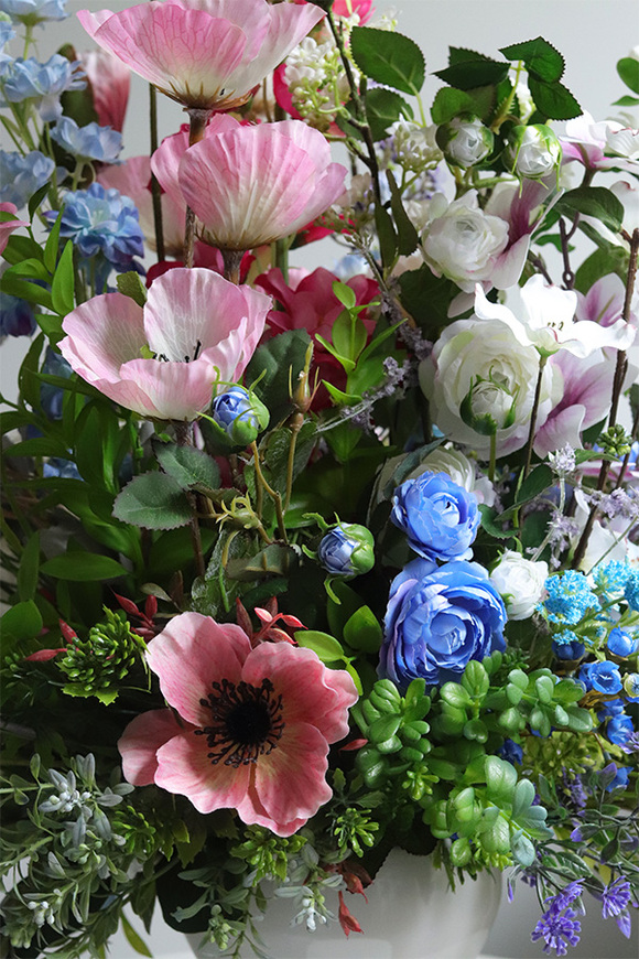 Kreoneta Bubble, kompozycja kwiatowa w naczyniu