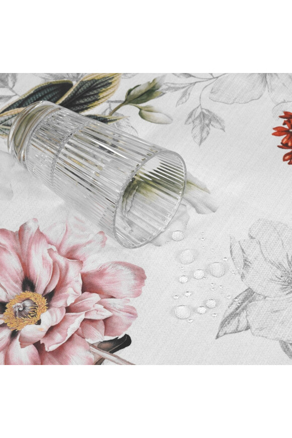 Plamoodporny obrus z pięknym kwiatowym wzorem.

Praktyczne uzupełnienie Twojego stołu.

Będzie pięknym tłem dla Twojej zastawy.