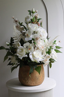 Złota Rezydencja Lorient 2, kompozycja kwiatowa w złotej misie