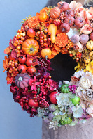 Colors in Autumn, tęczowy jesienny wianek na drzwi, śr.43cm