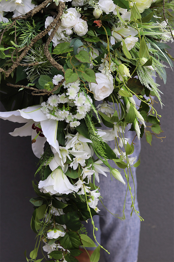 White Memories, wiązanka nagrobna w misie