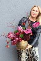 Salomonia, nowoczesna kompozycja kwiatowa, wym.60x62x30cm