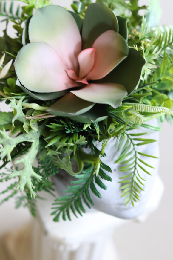 Tamara Head 2, kompozycja sukulenty w głowie