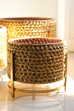 Golden Knot S, metalowa doniczka osłonka na nóżkach, wym.23x24cm