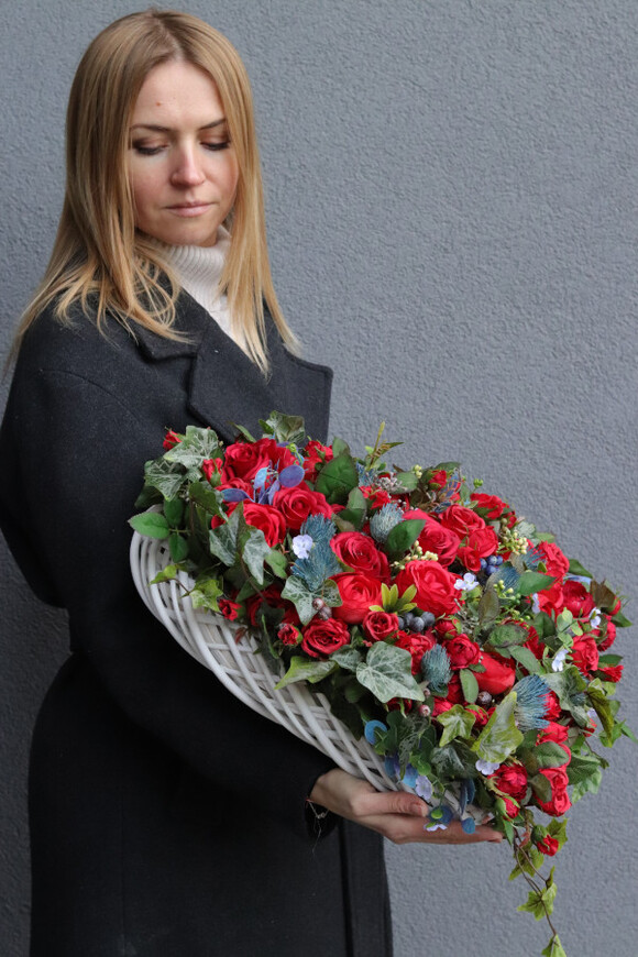 Berry Rose, stroik nagrobny serce