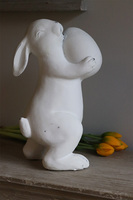 figurka zajączek z jajkiem, Bunny, wym.29.5x17.5x14cm