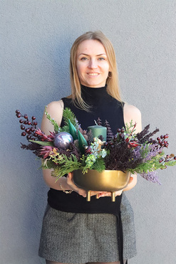 OD RĘKI Fioletowa Zima, fioletowy stroik świąteczny, wym.29x55cm