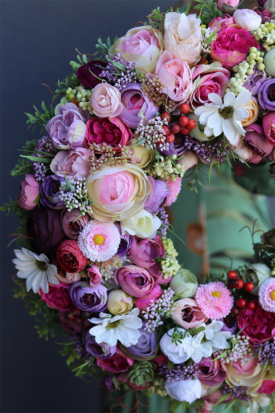 Perrasa Pink & Violet, bogaty kwiatowy wianek, śr.44cm