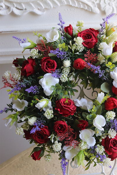 Czerwień na Wiosnę, wianek na drzwi