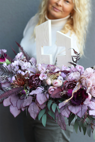 Mortario Cross, dekoracja nagrobna z drewnianym krzyżem