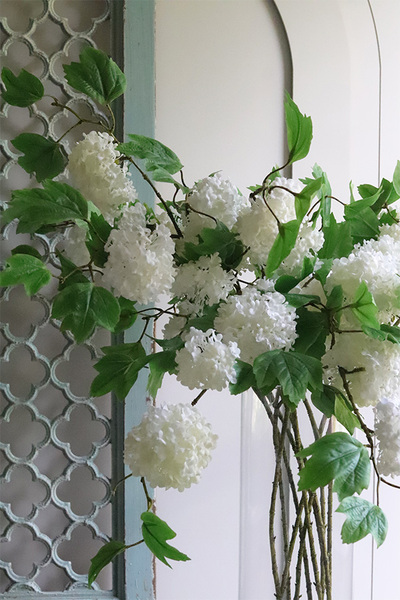 Kalina Bottle, bukiet kwiatów w wazonie