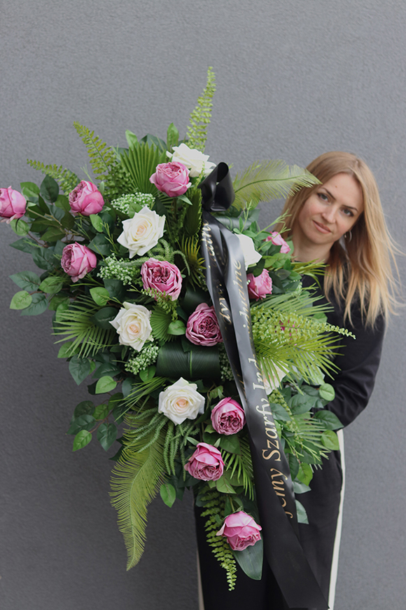 Voltana, elegancka wiązanka pogrzebowa z szarfą