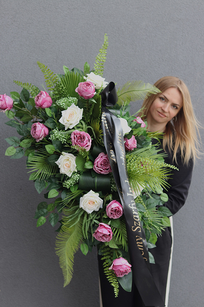 Voltana, elegancka wiązanka pogrzebowa z szarfą