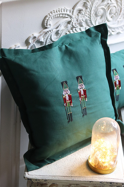Xmas Nutcrackers, świąteczna poduszka, zielona
