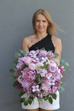 Violet Dreams 2, kompozycja nagrobna w naczyniu, wym.45x60cm