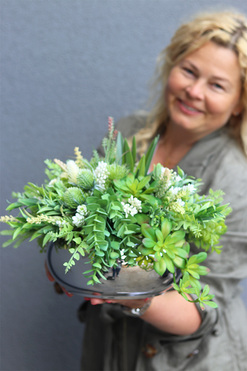 Fenia Tyliana, kompozycja sukulenty w lustrzanej misie, wym.33x40cm 