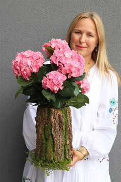 Pink Hortensja w Mchu 2, kompozycja kwiatowa w pniu, wym.49cm
