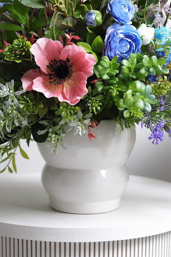 Kreoneta Bubble, kompozycja kwiatowa w naczyniu