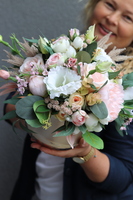 Andria Salise Roses, kompozycja kwiatowa w szkle