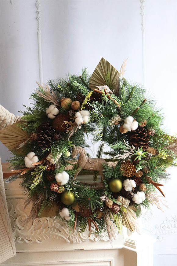 Boho Winter, świąteczny wianek z konikiem