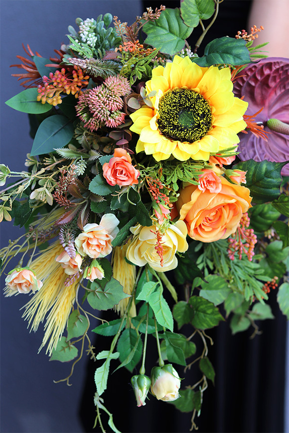 Miodowe Lata 2, bukiet nagrobny we wkładzie, dł.59cm