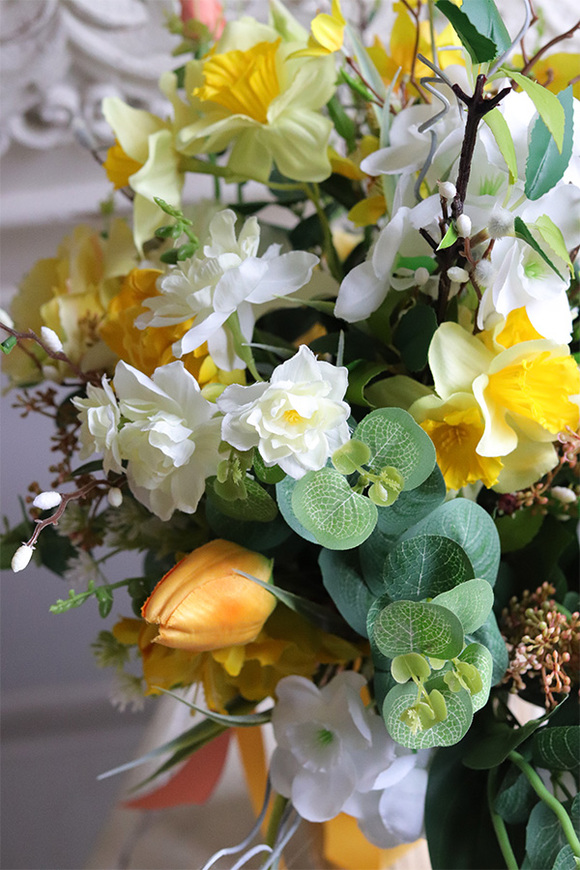 Amira Goldis, elegancki bukiet w wazonie