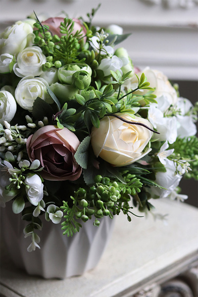 Beigetra, kompozycja kwiatowa