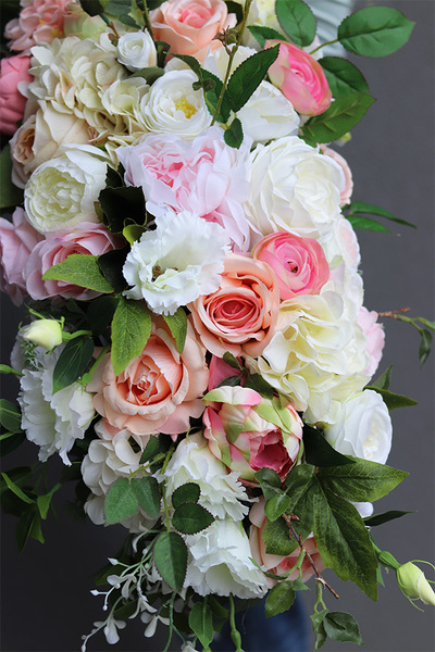 Pastella, kompozycja kwiatowa w srebrnej misie, wym.28x67cm