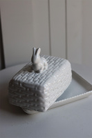 Easter Cottage, maselnica ceramiczna z zajączkiem