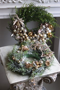 Złota Gwiazdka, świąteczny asymetryczny wianek, śr.30cm