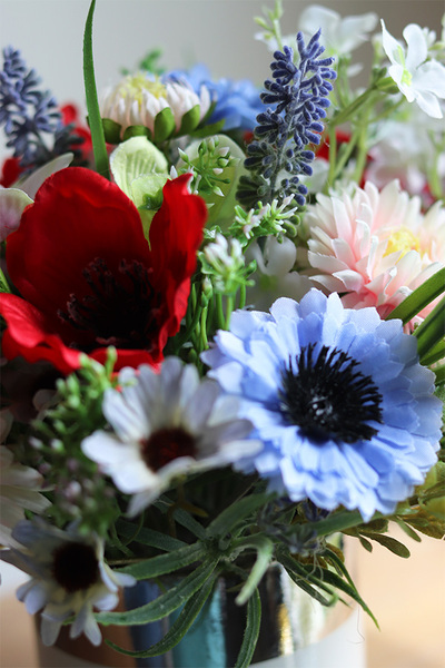 Polska Łąka, kompozycja kwiatowa w naczyniu