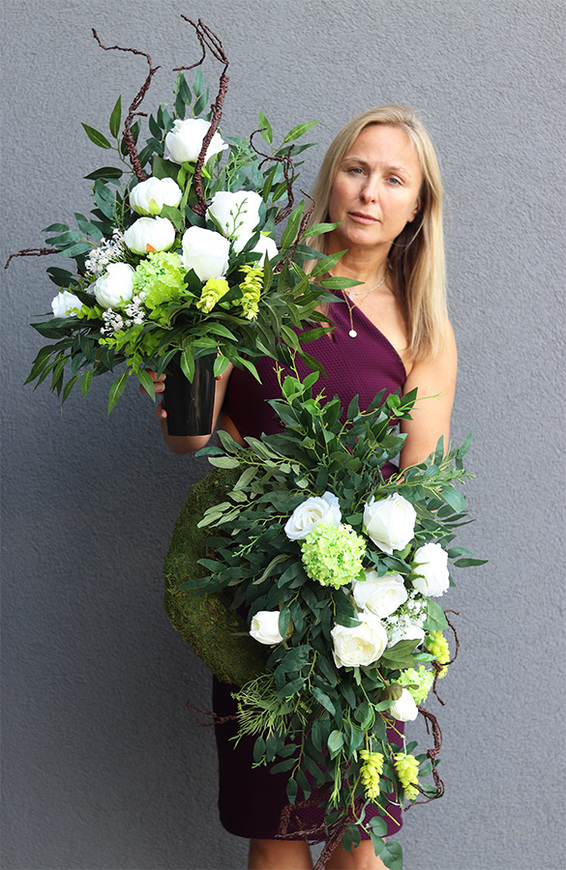  wieniec nagrobny, Jevina White