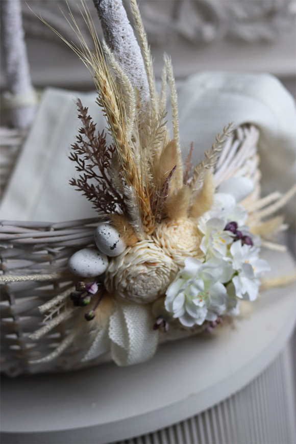 Celisa Beigeta, dekorowany koszyczek wielkanocny